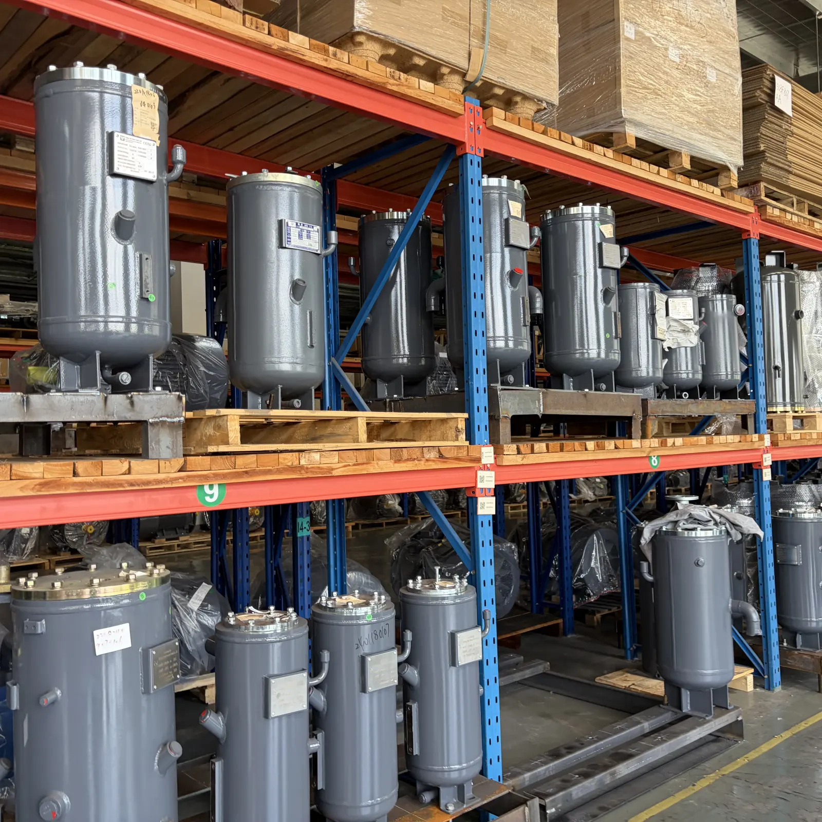 Vessel assemblies stored on warehouse racks